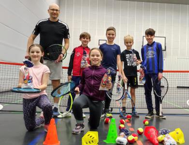 Nikolaus schick liebe Grüße an unseren Tennisnachwuchs